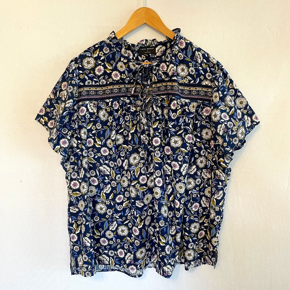 LANE BRYANT Women's Size 24 Floral Short Sleeve Ruffled Neck 100% Cotton Top